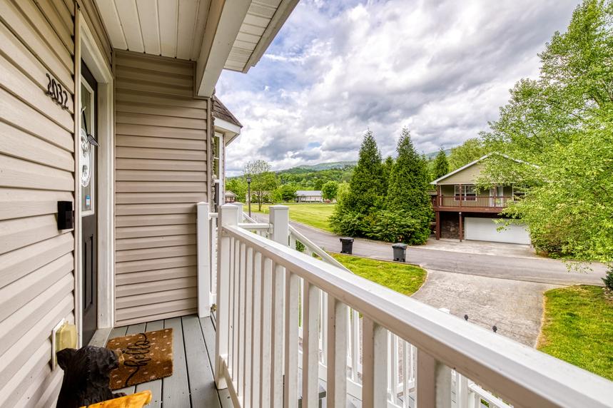 Creekside Cottage